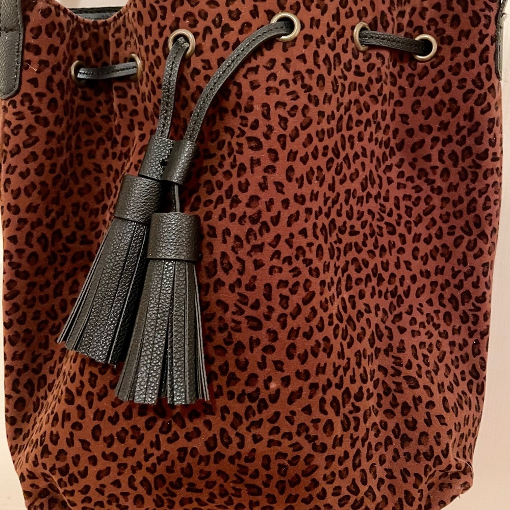 Bucket cross body purse